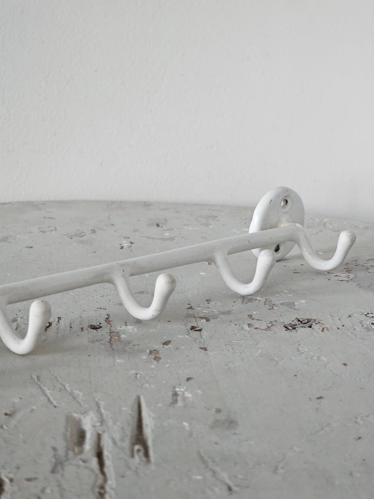 Wärtsilän emaloitu naulakko 6-koukkuinen