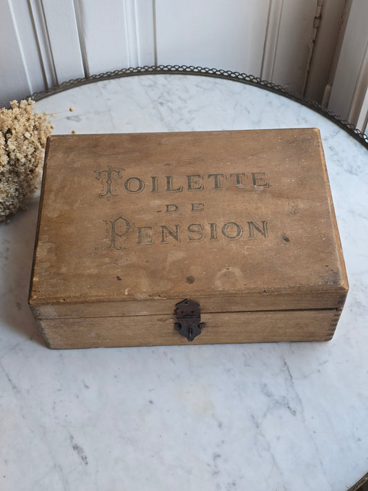 Vanha Toilette de Pension puulaatikko