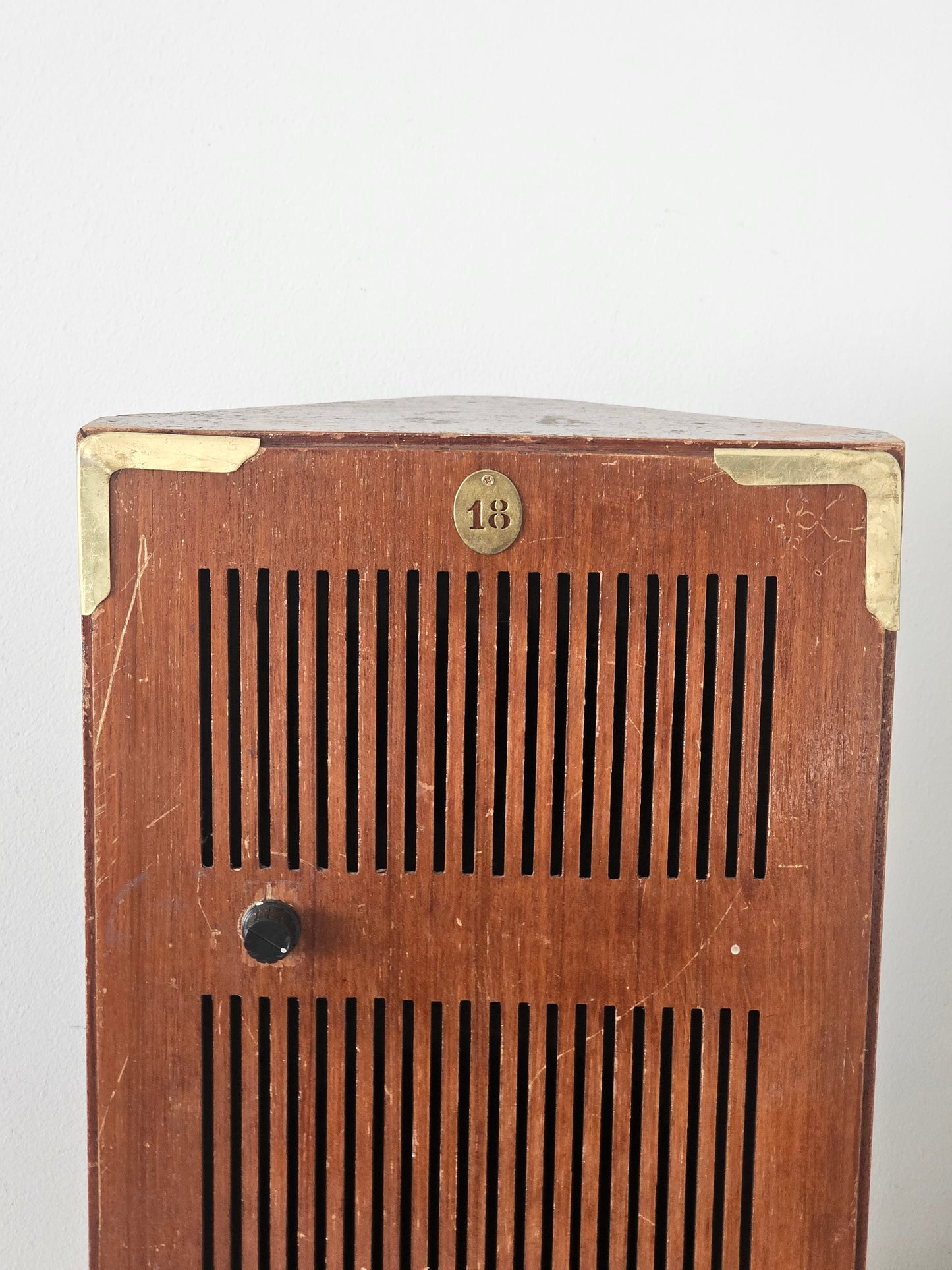Vanha vintage kaiutin