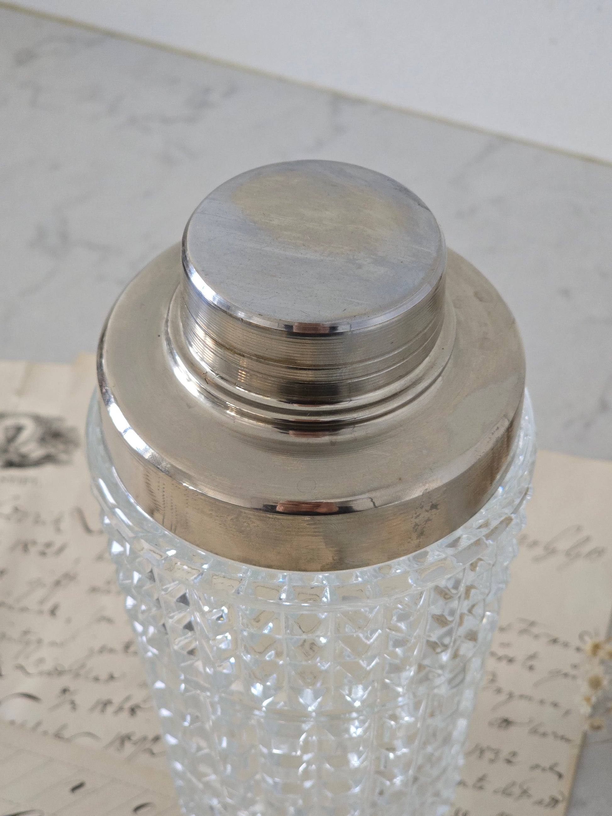 vanha kristallinen vintage shaker