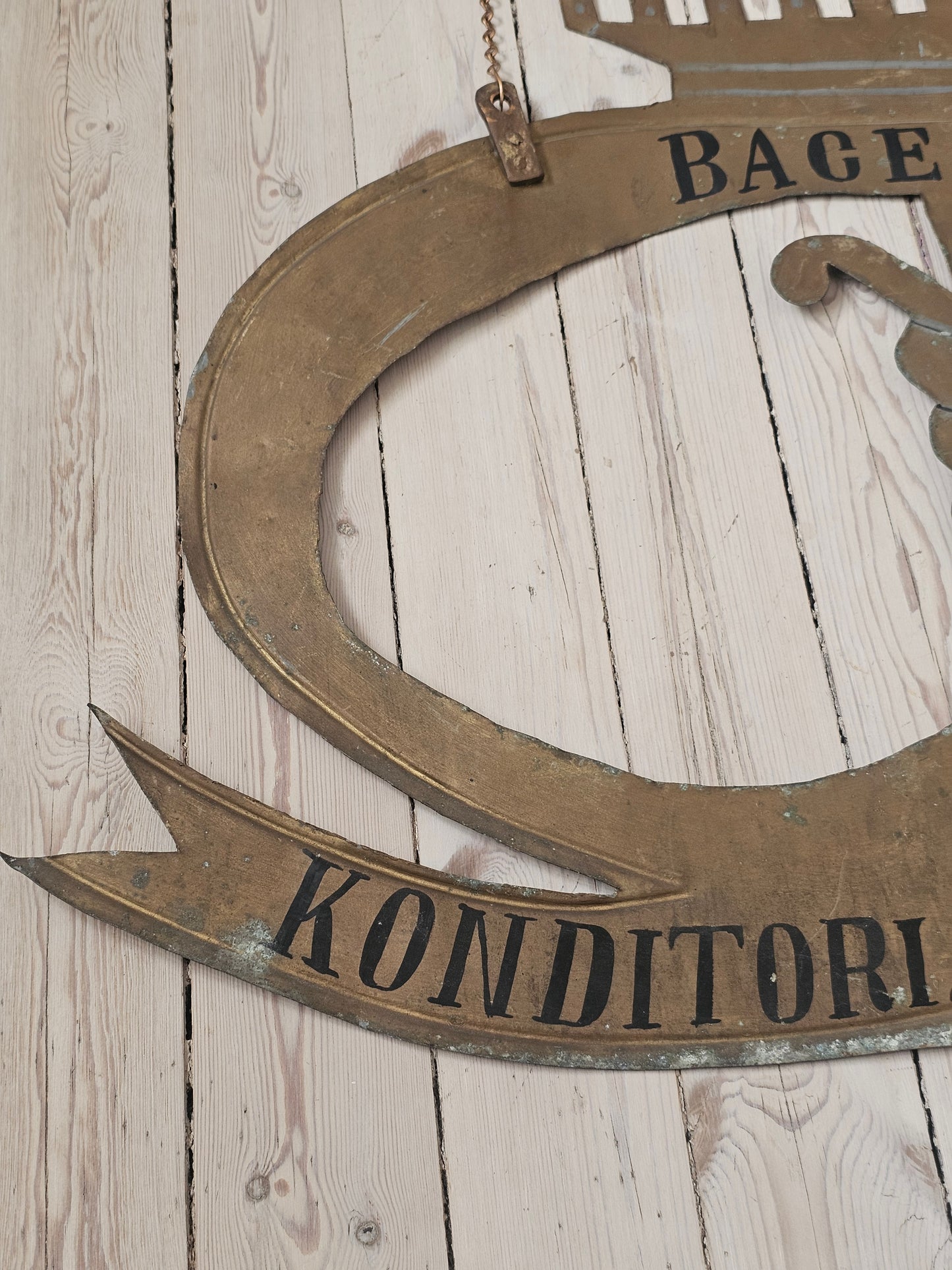 Vanha Leipomo-Bageri-Konditori-kyltti 1930- 1940-luku