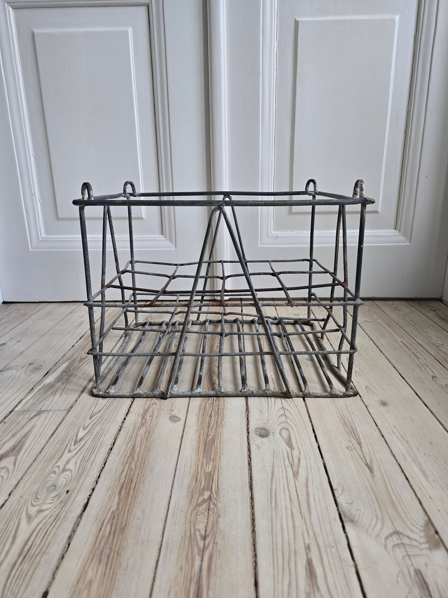 Vanha patinoitunut ranskalainen viinipullokori