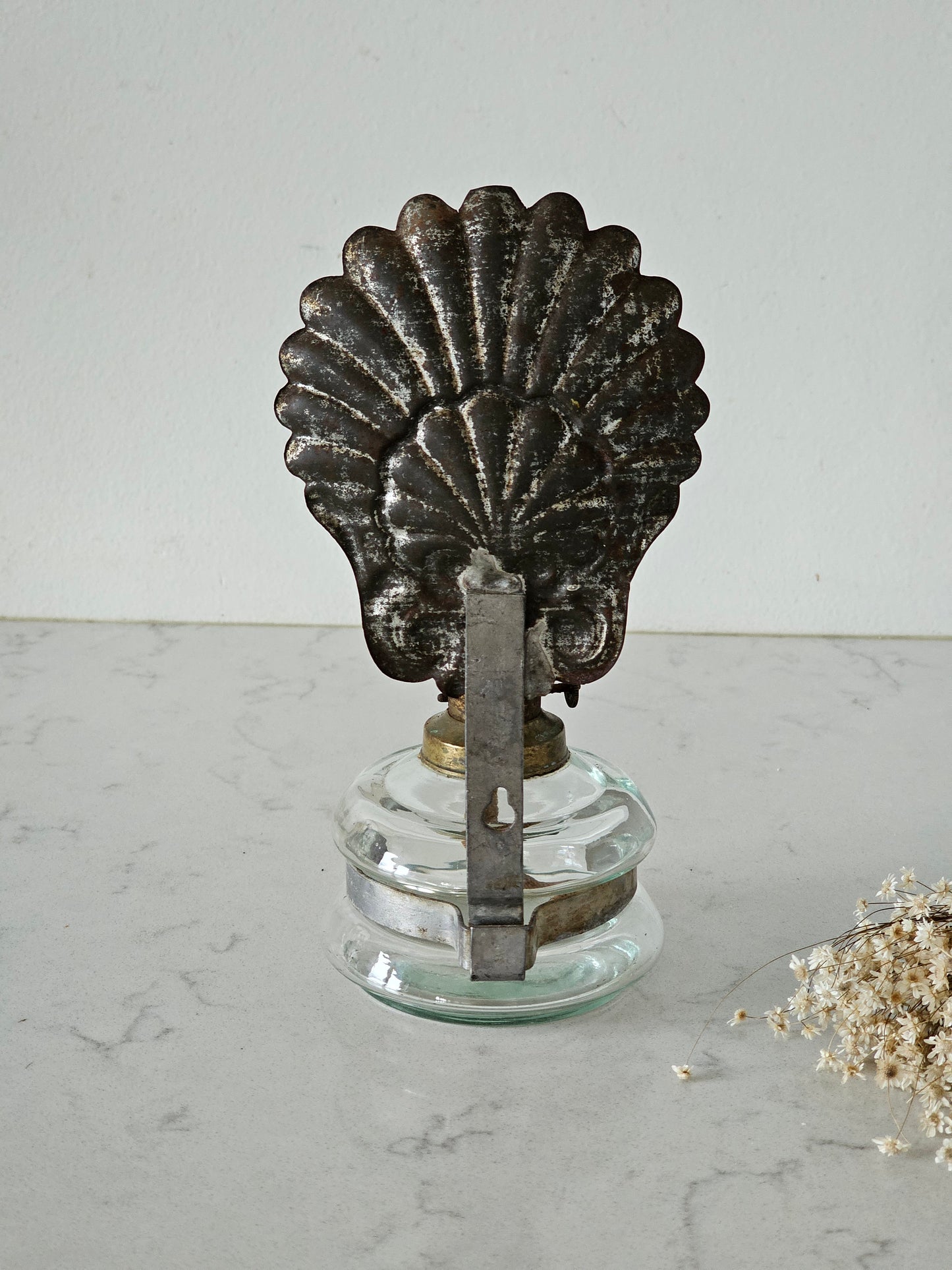 Simpukanmuotoinen öljylamppu