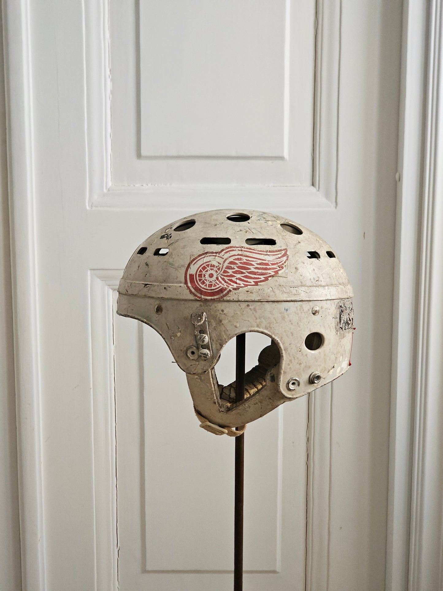 Old Detroit Red Wings helmet Stan Mikita