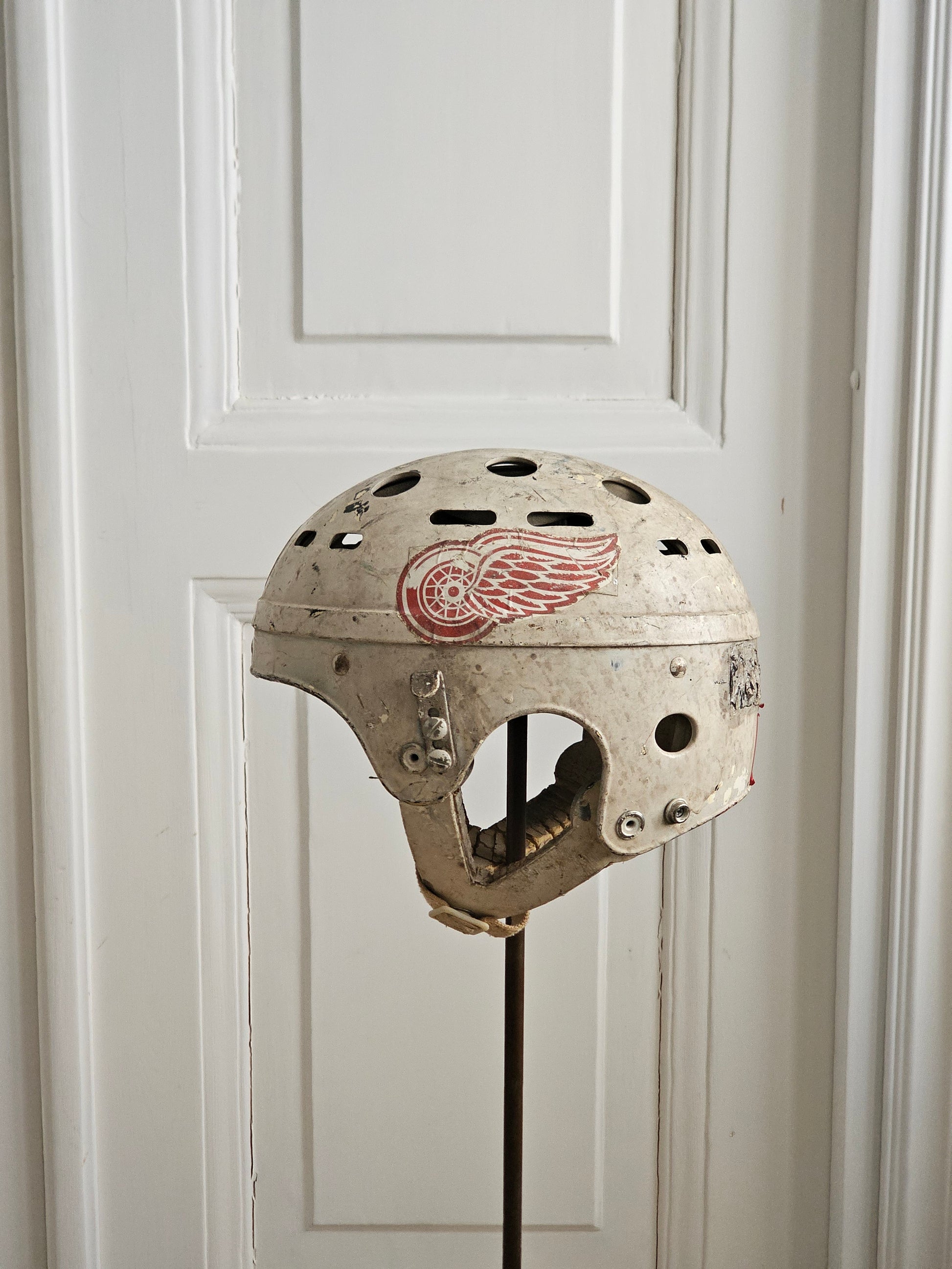 Old Detroit Red Wings helmet Stan Mikita